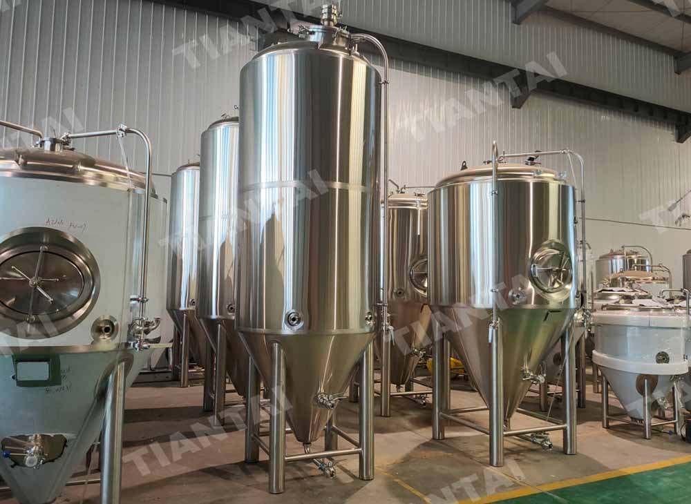 <b>Temperature Controlled Fermentation Tanks and Fermenting Vessels</b>